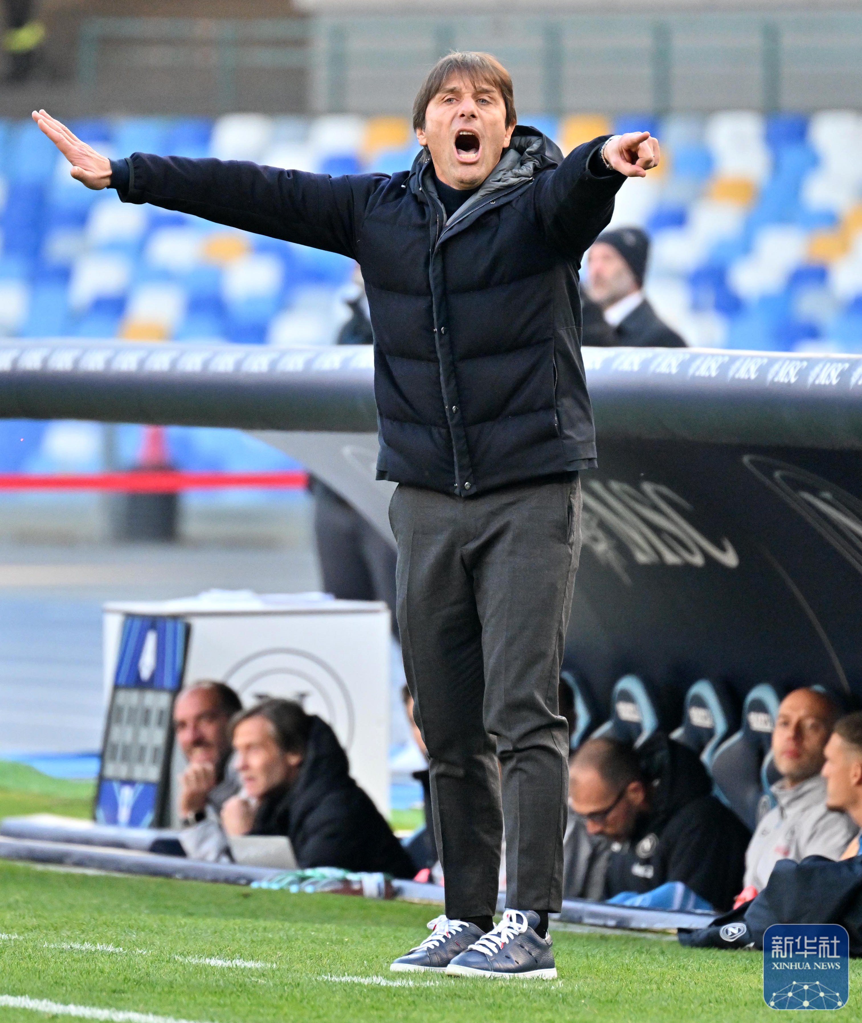 WCG-那不勒斯训练开放日，赛后完成体检引欢呼，德国杯在即，球队文化再被提及的简单介绍