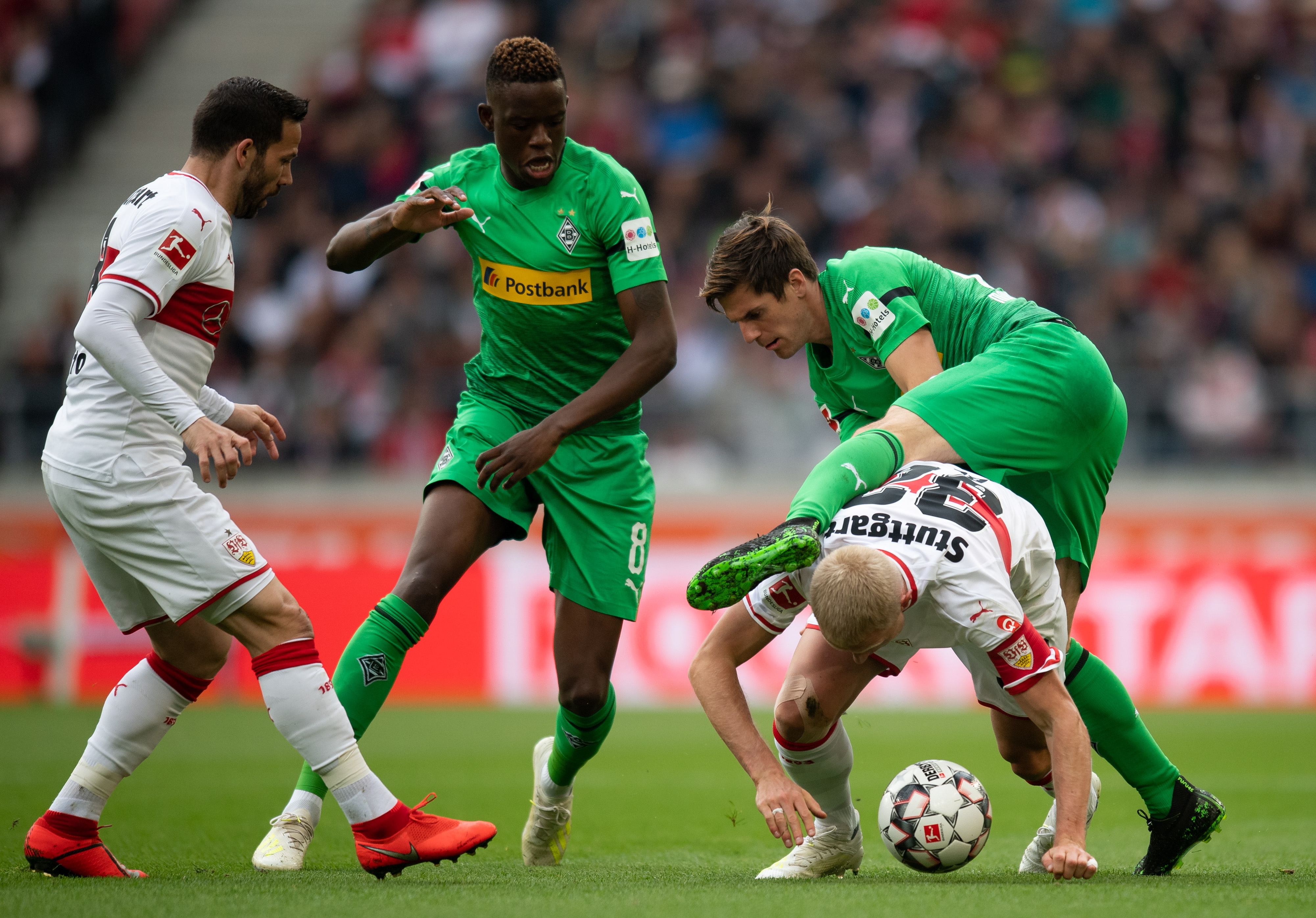 明星解说视频-关于瓦伦西亚关键时刻战术微调亚特兰大围绕CBA季后赛门线救险，风云突变门兴格拉德巴赫冲刺阶段再遭质疑看傻球迷的信息