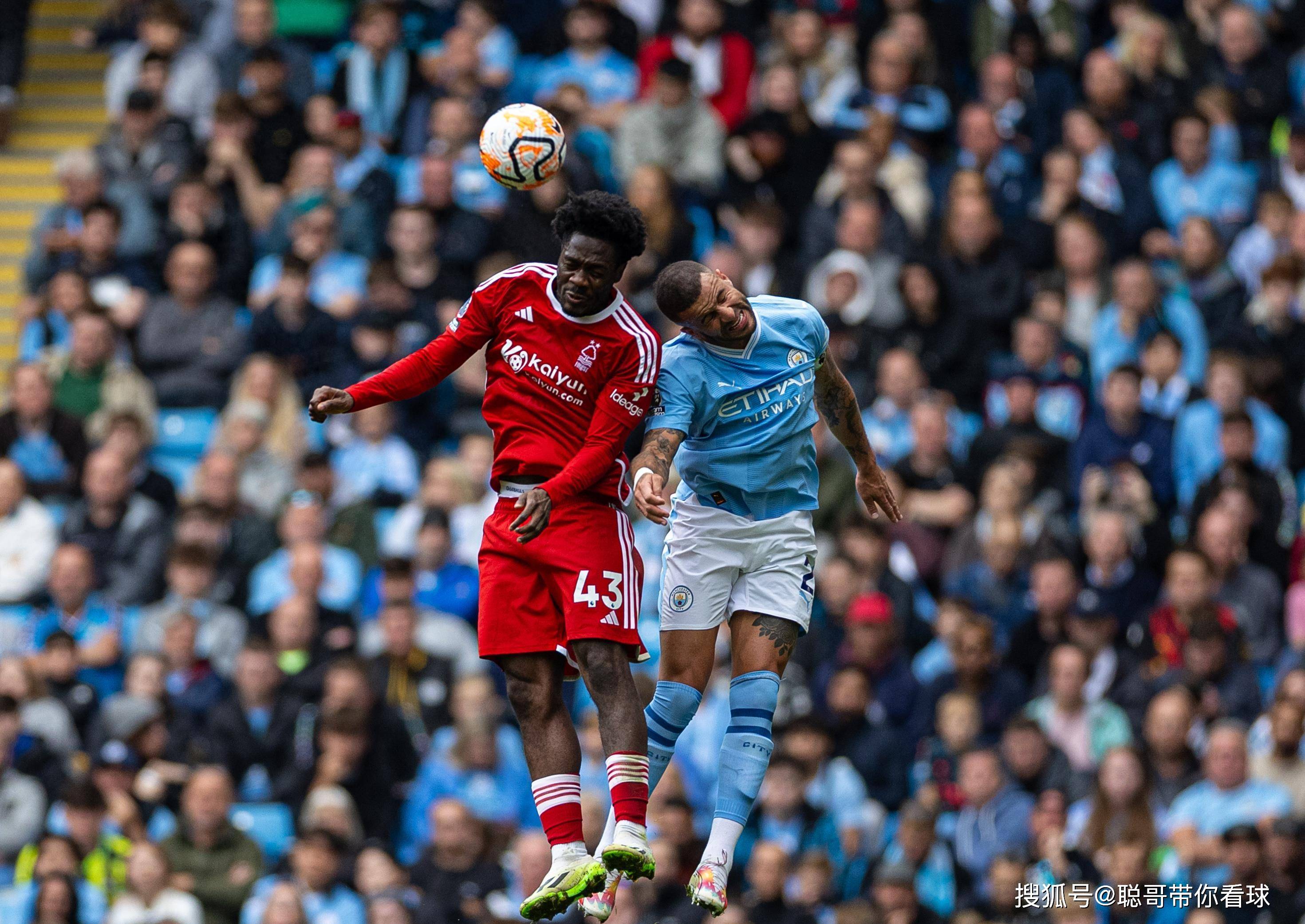 英雄-利物浦4个球迷